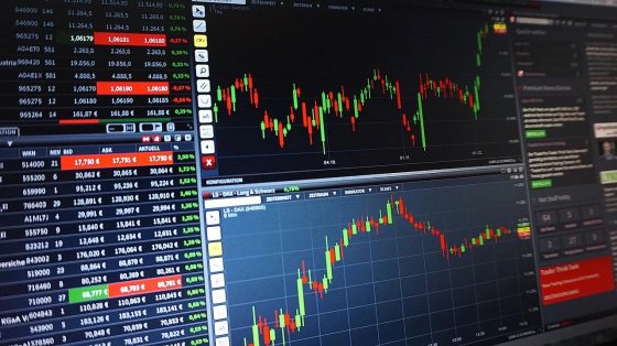 Börsencharts auf Monitor